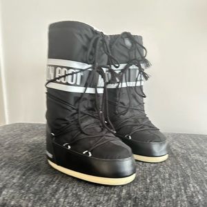 Moon Boot Lace-Up Snow Boots